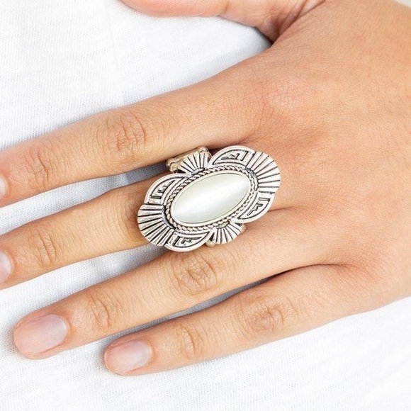 Oceanside Oracle - Picture 1 of 2